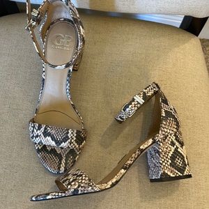 Gianni Bini womens size 7. Worn once for home coming.